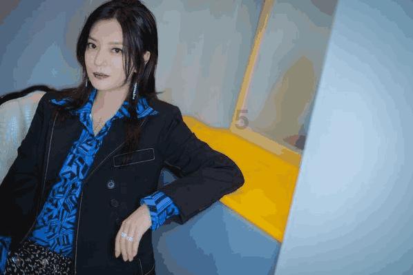 尺度这么大,台词这么露骨,女主还是女神,这剧能过审也是奇了